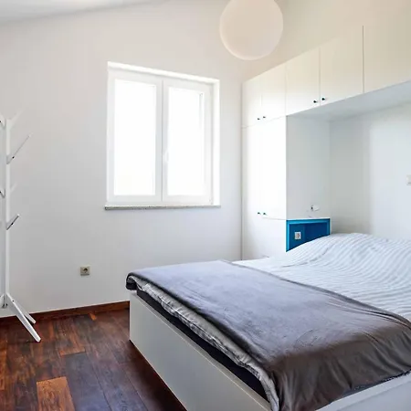 Apartment Miran *