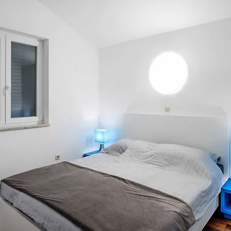 Apartment Miran *