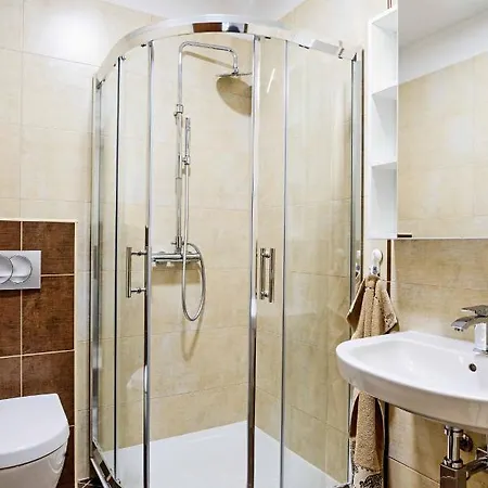 Miran مالينسكا