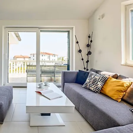 Miran Apartament *